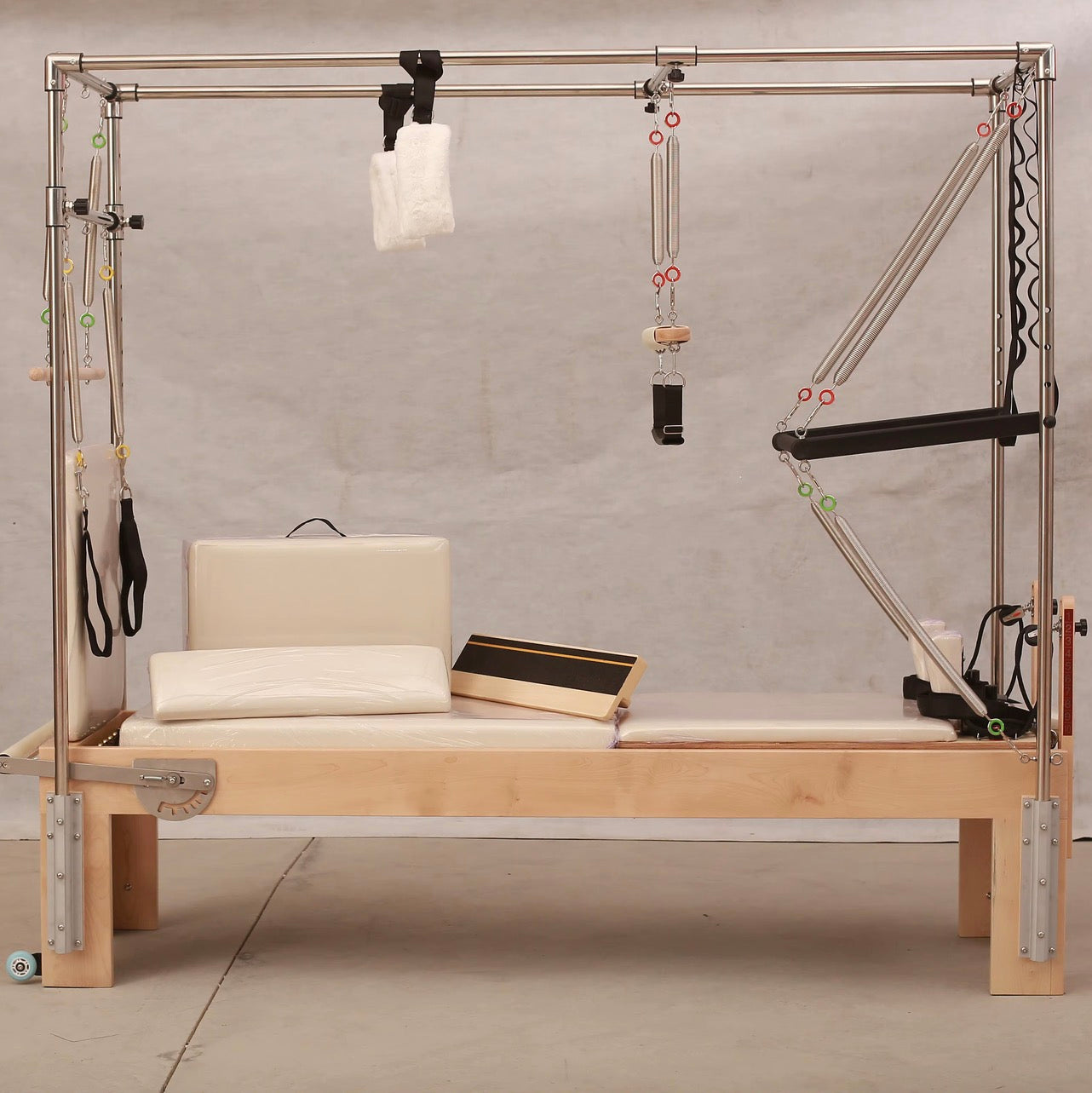 Cadillac training bed pilates - Pilatesclub&co