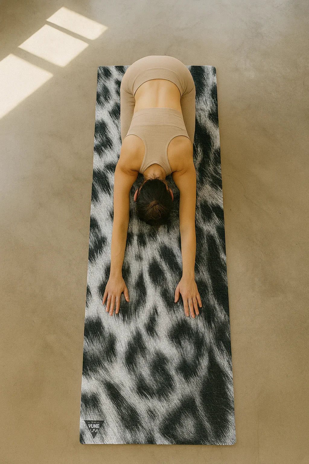 Snow Leopard Yoga | Yune - Pilatesclub&co